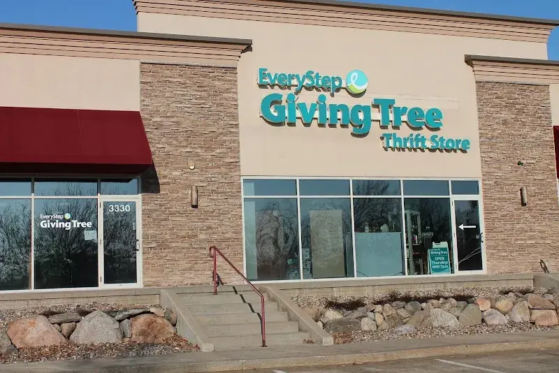 EveryStep Giving Tree Thrift Store in Urbandale, IA