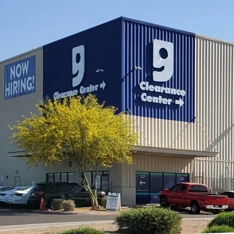 Goodwill Clearance Center in Phoenix, AZ