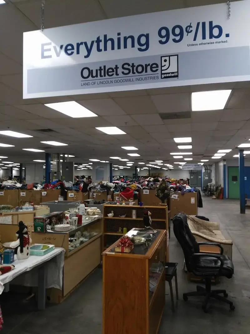 Goodwill Jacksonville IL Outlet Store - Land of Lincoln Goodwill Industries in Jacksonville, IL
