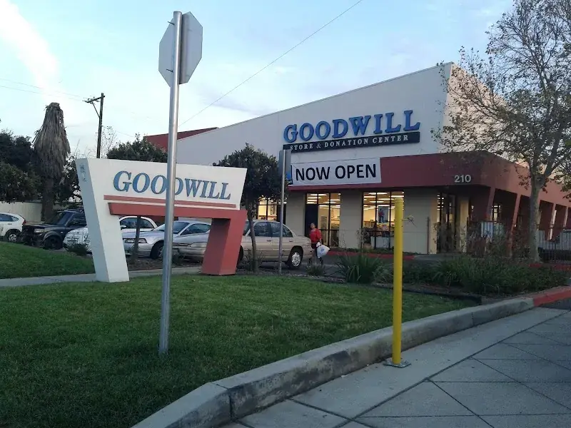 Goodwill Southern California Store & Donation Center in Pomona, CA