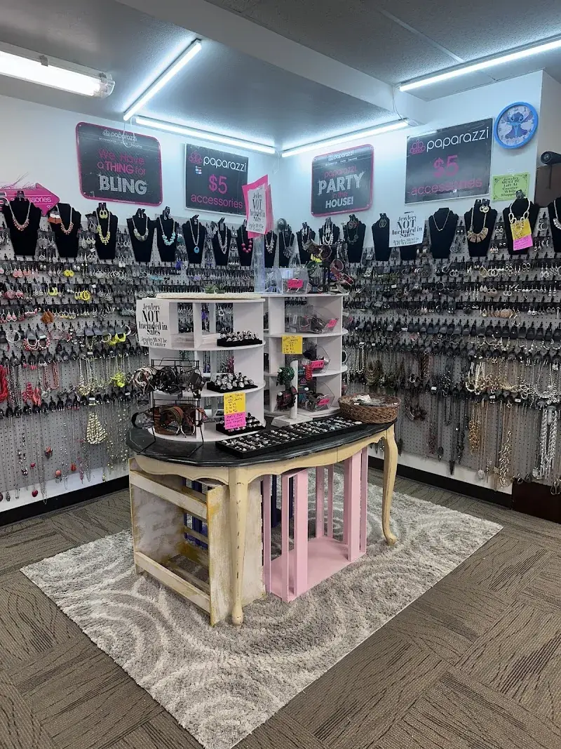 Jens Thrift Shoppe & Jewelry Boutique in Mills, WY