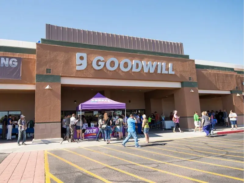 Priest and Elliot - Goodwill - Retail and Donation Center in Tempe, AZ