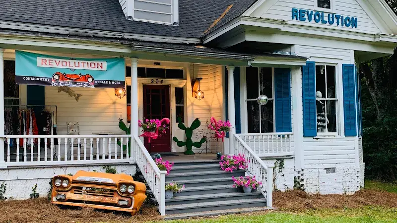 Revolution Consignment Shop in Starkville, MS