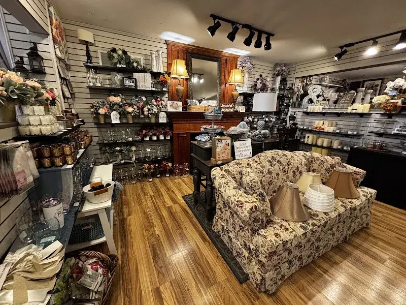 Wicked Finds Resale Consignment Shop in Fenton, MO